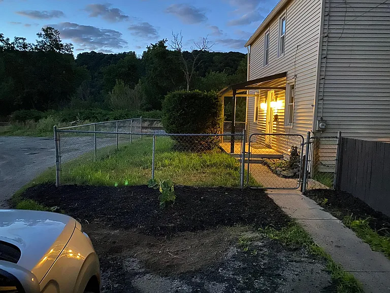 145 E Main St — Photo 8