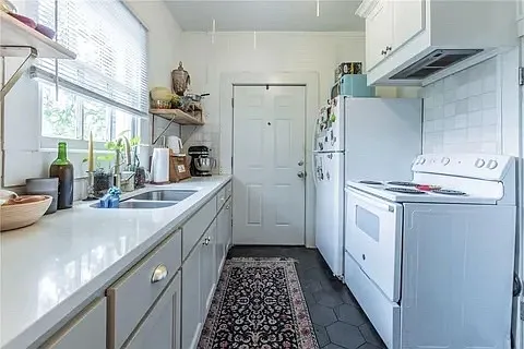 3 bed, 1200 sqft, $1,600 — Photo 4