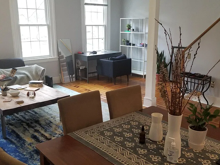 413 Temple St — Photo 2