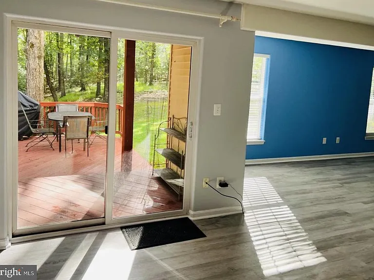 10581 Pineview Rd — Photo 4