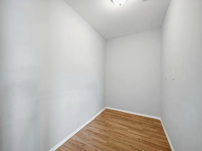 3561 Oberon Ave — Photo 2