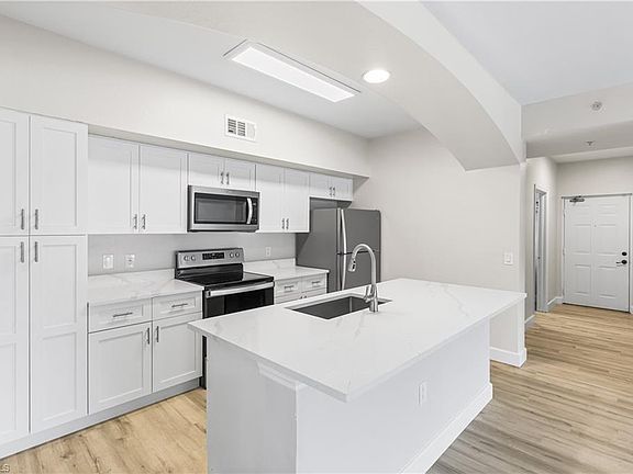 2nd image of 7960 Preserve CIR #617