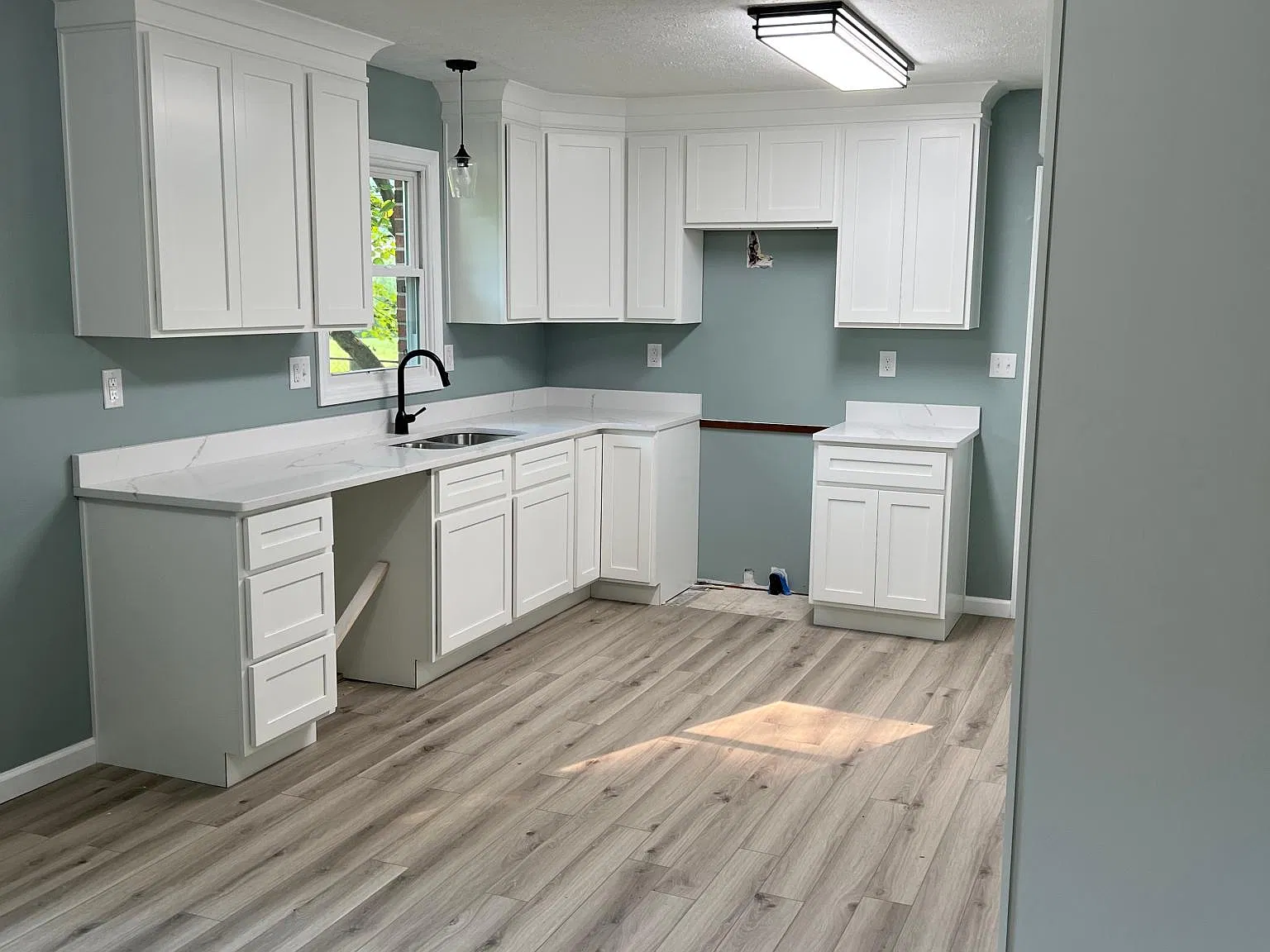 3 bed, 1125 sqft, $1,450 — Photo 2