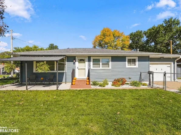 1004 Parkway Dr, Burlington, IA 52601