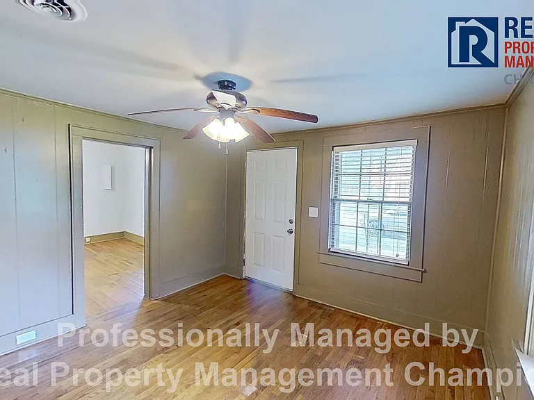 1314 Queen St — Photo 12