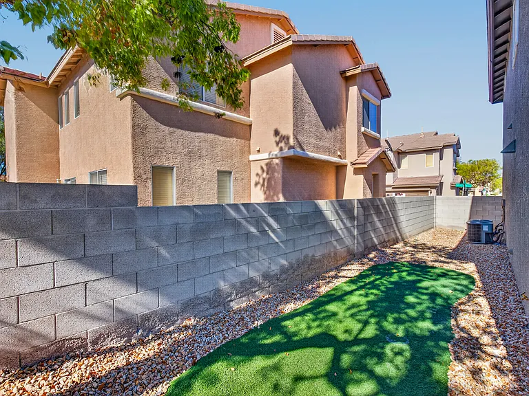 10213 Missouri Meadows St — Photo 40