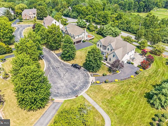 4th image of 1401 Hampstead Ct
