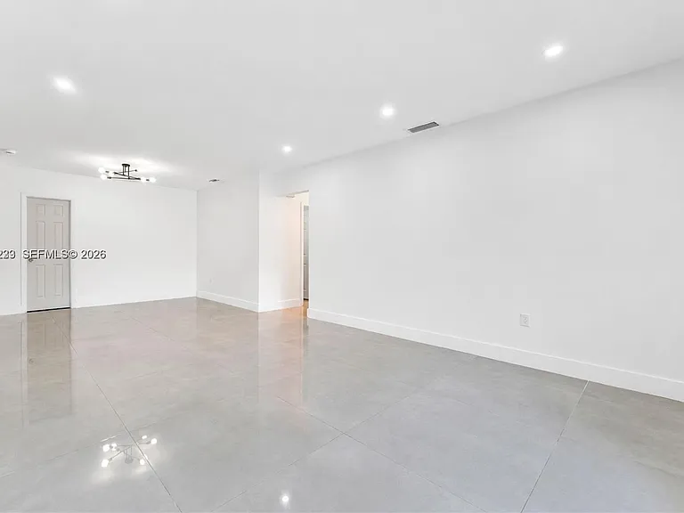 321 NW 56th Ave — Photo 23