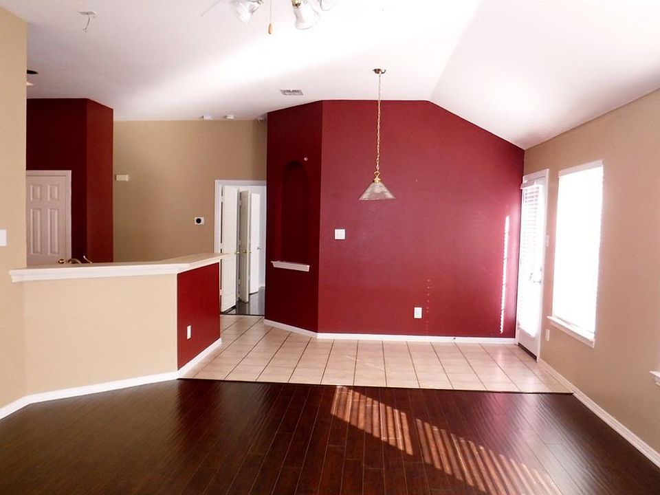 1st image of 7912 Fox Chase Dr