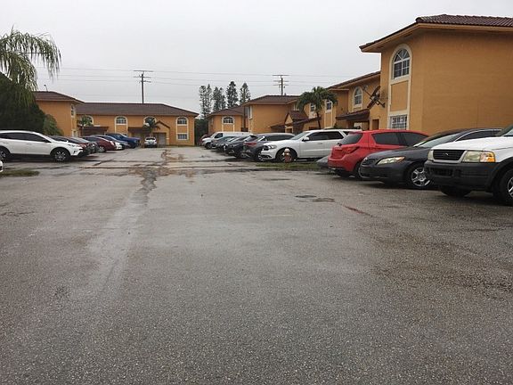 4th image of 3550 W 80th St Unit 102