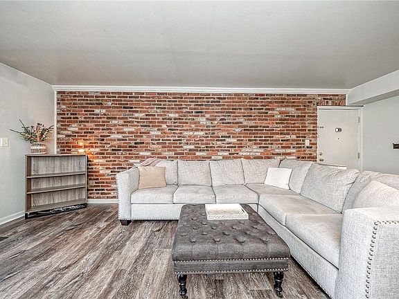 5th image of 1020 Chatham Park Dr APT J