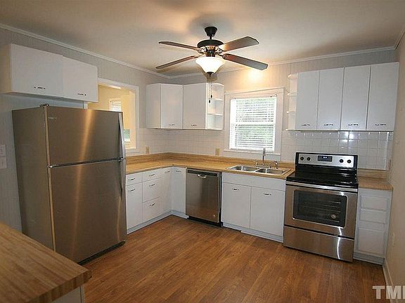 Great kitchen with ample cabinet space