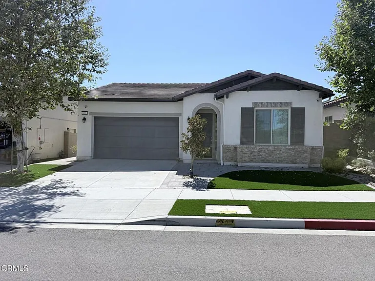 410 Autumn Path Ln — Photo 1