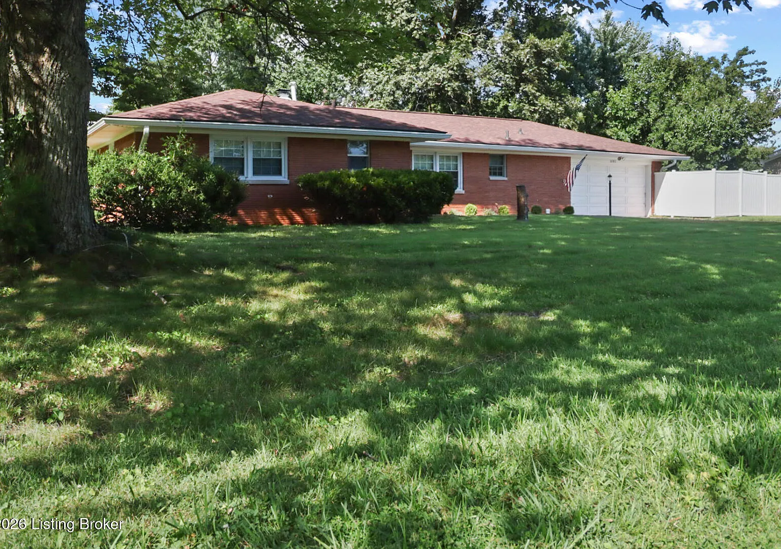 3 bed, 2.0 bath, 1714 sqft, $1,680 — Photo 4