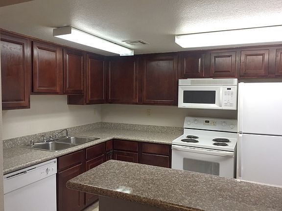 3rd image of 5440 River Glen Dr Unit 393