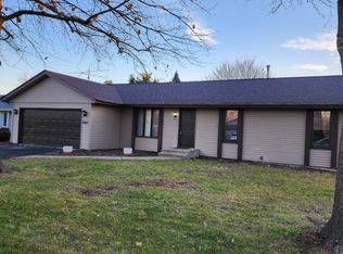 8315 Elm Ave, Machesney Park, IL