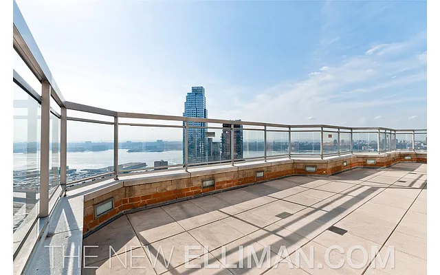 Rented by Douglas Elliman | media 16