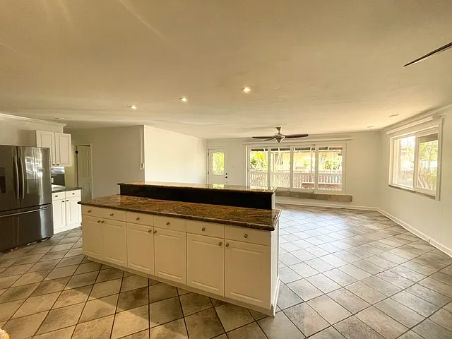 3 bed, 1870 sqft, $3,900 — Photo 4