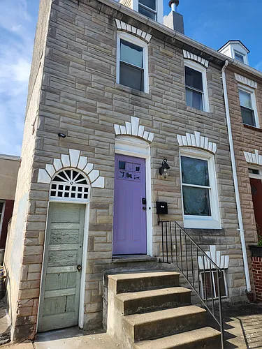 1829 Bank St Photo 1