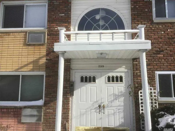 259 N Newbridge Rd APT 1D, Levittown, NY 11756