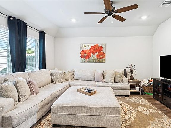 4th image of 23112 Rosa Blvd