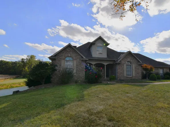 122 S Fetter Ln, Boonville, IN 47601