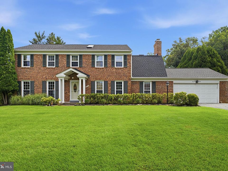 1st image of 10313 Crown Point Ct