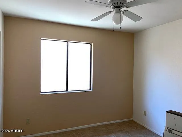 1543 N La Rosa Dr — Photo 13