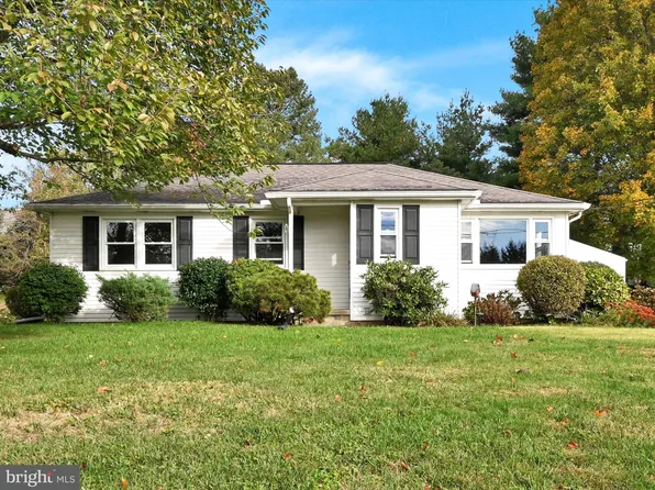 1721 Windy Hill Rd, Lancaster, PA 17602