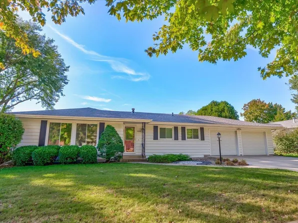 308 7th St, Waunakee, WI 53597
