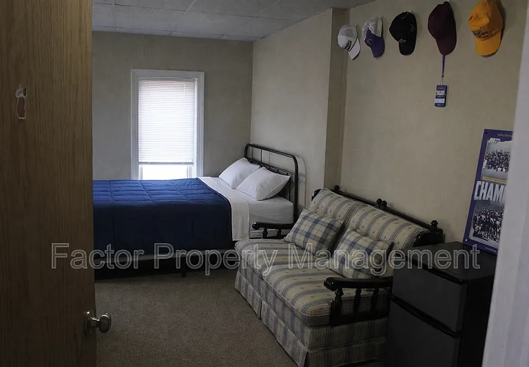 328 N 6th St #2 — Photo 10
