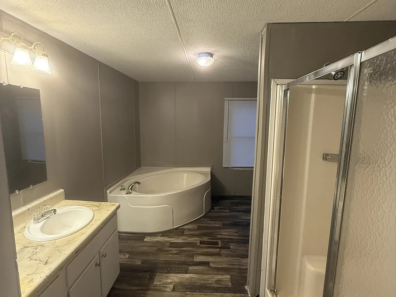 110 Elizabeth Court - 1 — Photo 2