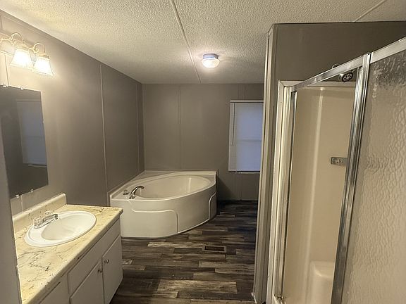 2nd image of 110 Elizabeth Ct