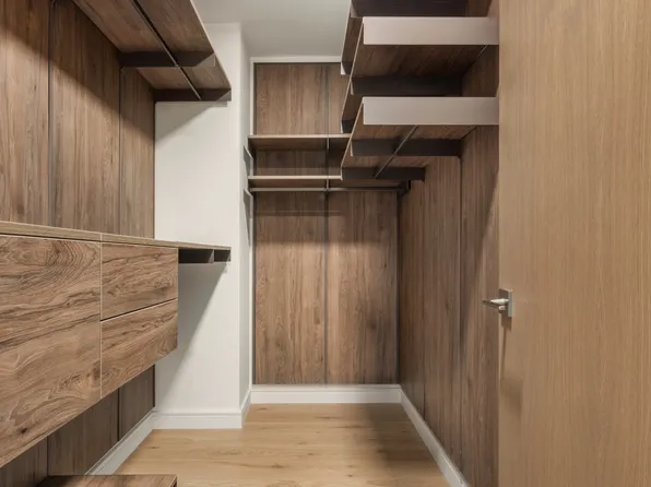 200 East 21st Street image 7 of 18