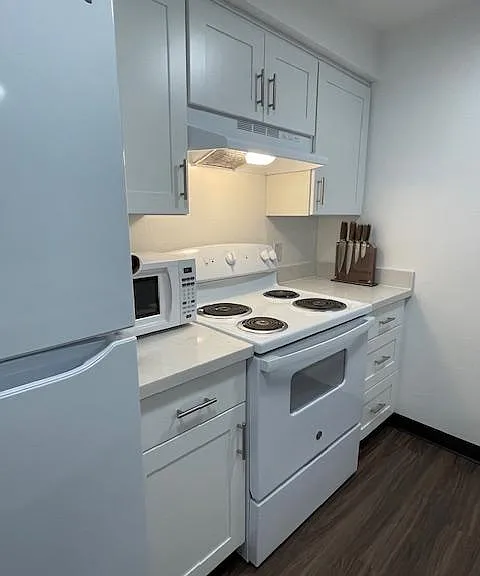 Park Place Apartments — Photo 31