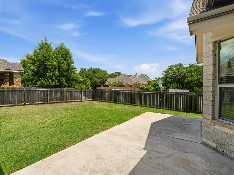 1301 David Cv — Photo 31