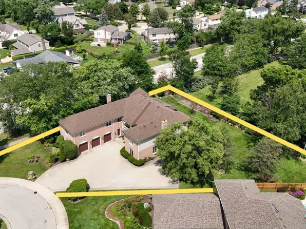 2509 Astor Ct, Glenview, IL 60026