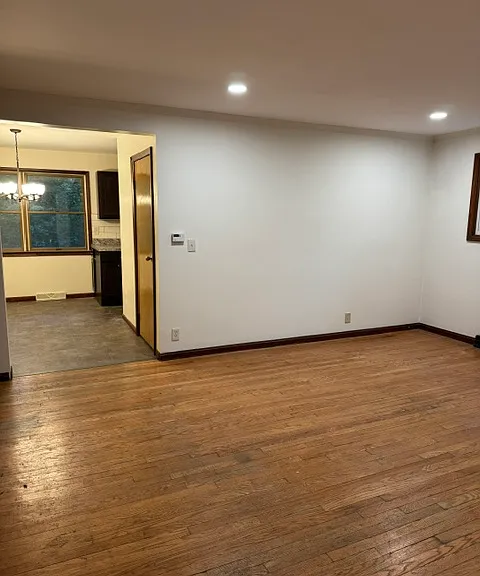 156 Parkview Ave — Photo 10