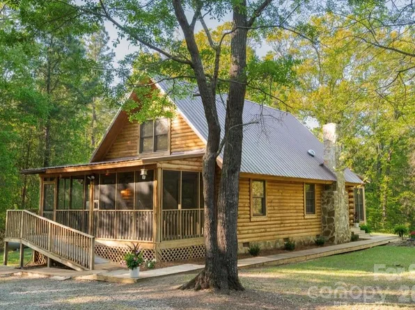 57 Club Ln, Winnsboro, SC 29180