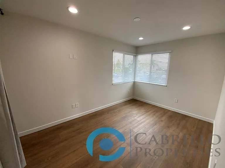 1628 Burton St — Photo 15