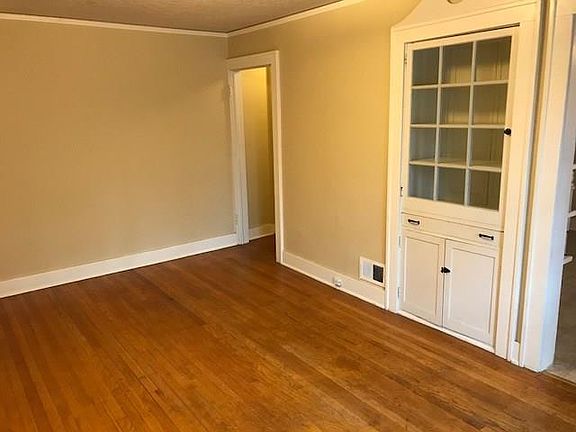 2nd image of 815 W Lindsey St #817