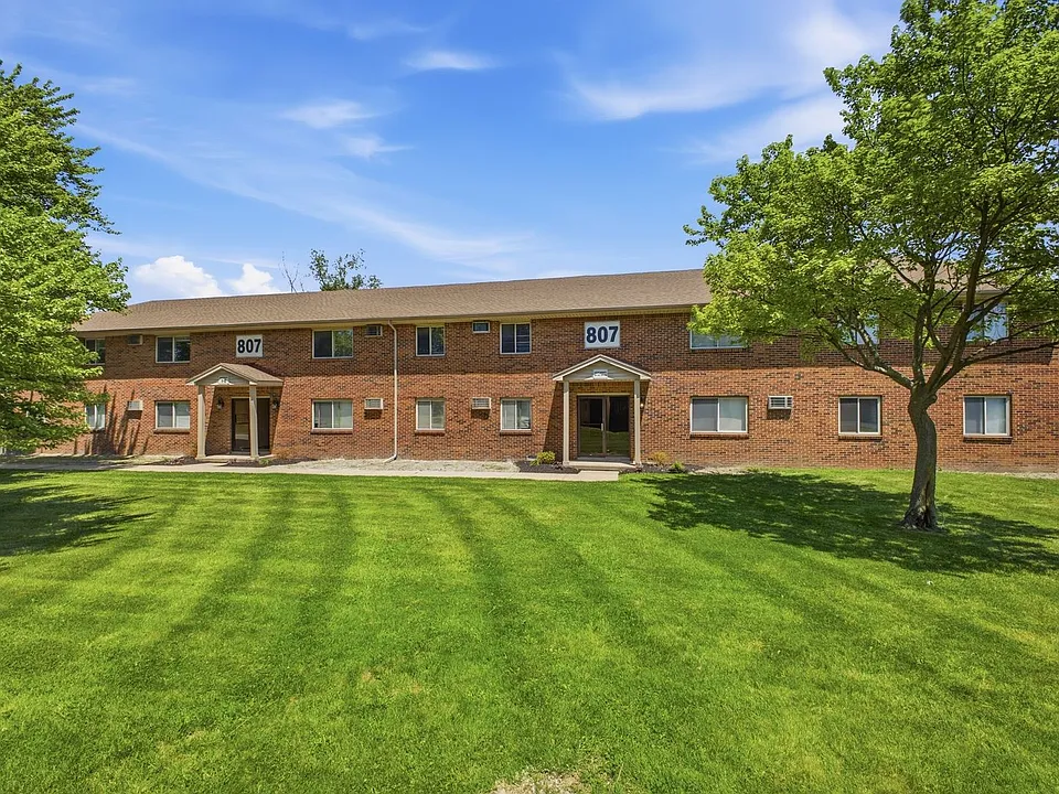 807 Three Meadows Dr