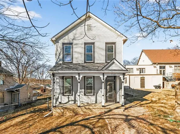 712 Seneca St, Leavenworth, KS 66048