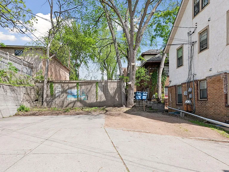 1936 Fremont Ave S #1 — Photo 20
