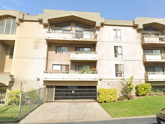 2nd image of 215 N Mariposa Ave APT 304