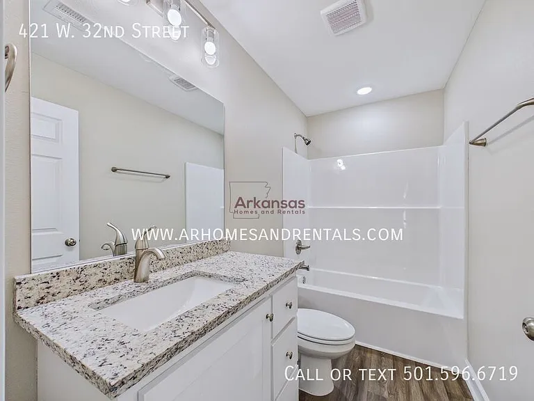 421 W 32nd St — Photo 5