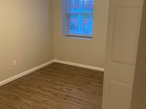 4th image of 94 Chatterton Ave