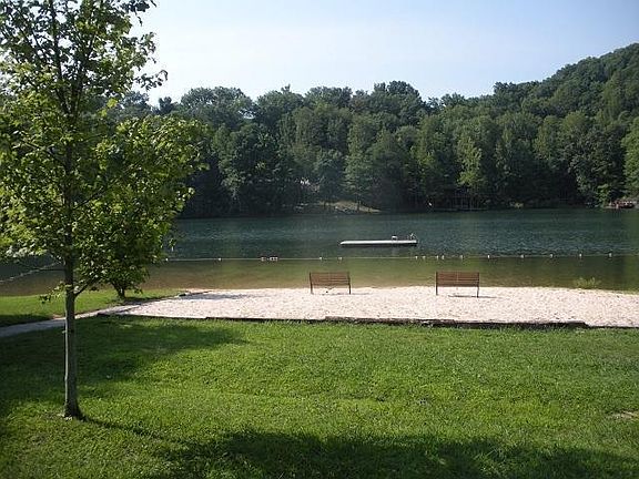 Laurel Mountain Lake beach