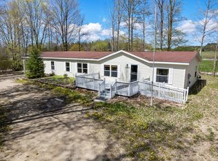 9543 Lake St, Ellsworth, MI 49729