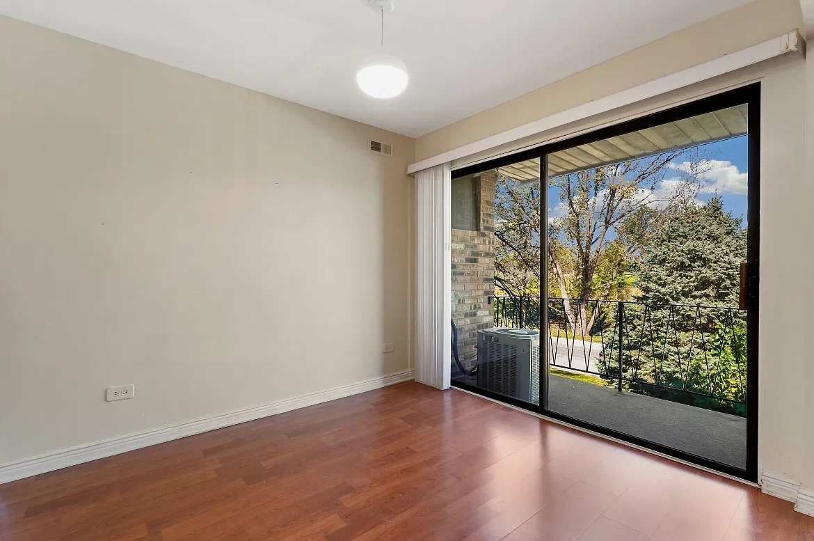 2 bed, 900 sqft, $1,550 — Photo 2